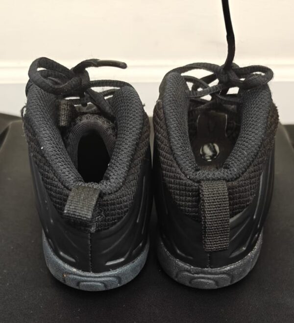 Nike Little Posite Size 6 - Image 2