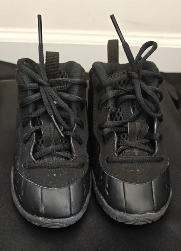 Nike Little Posite Size 6 - Image 3