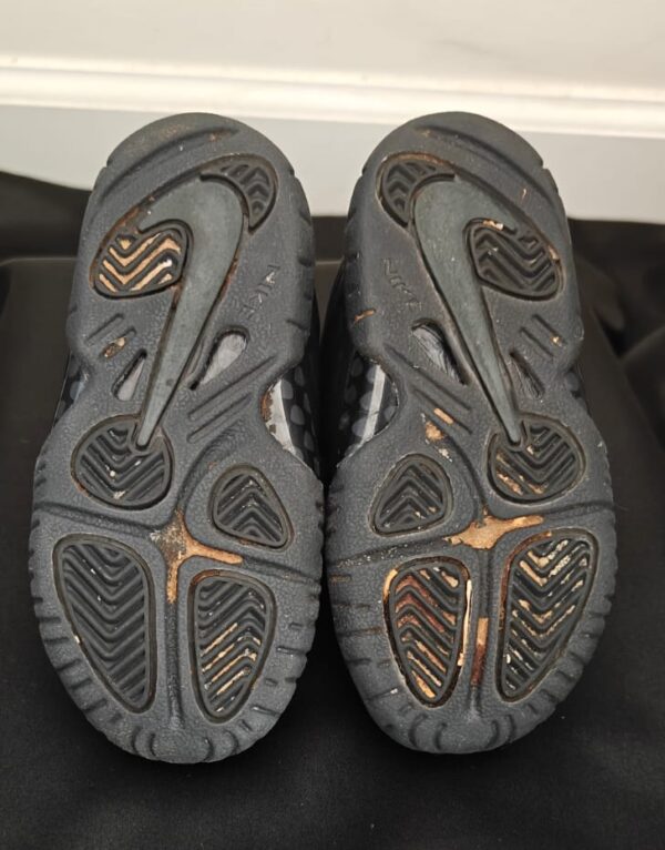 Nike Little Posite Size 6 - Image 5